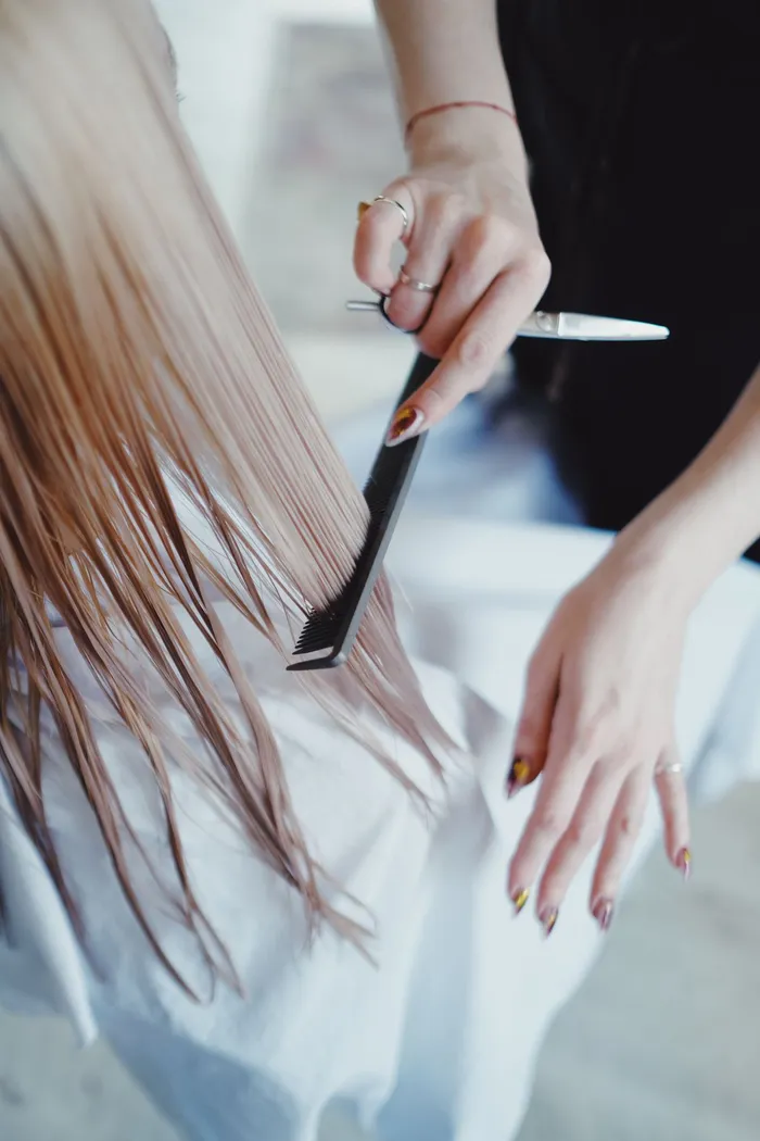 Corte de cabello con tijeras